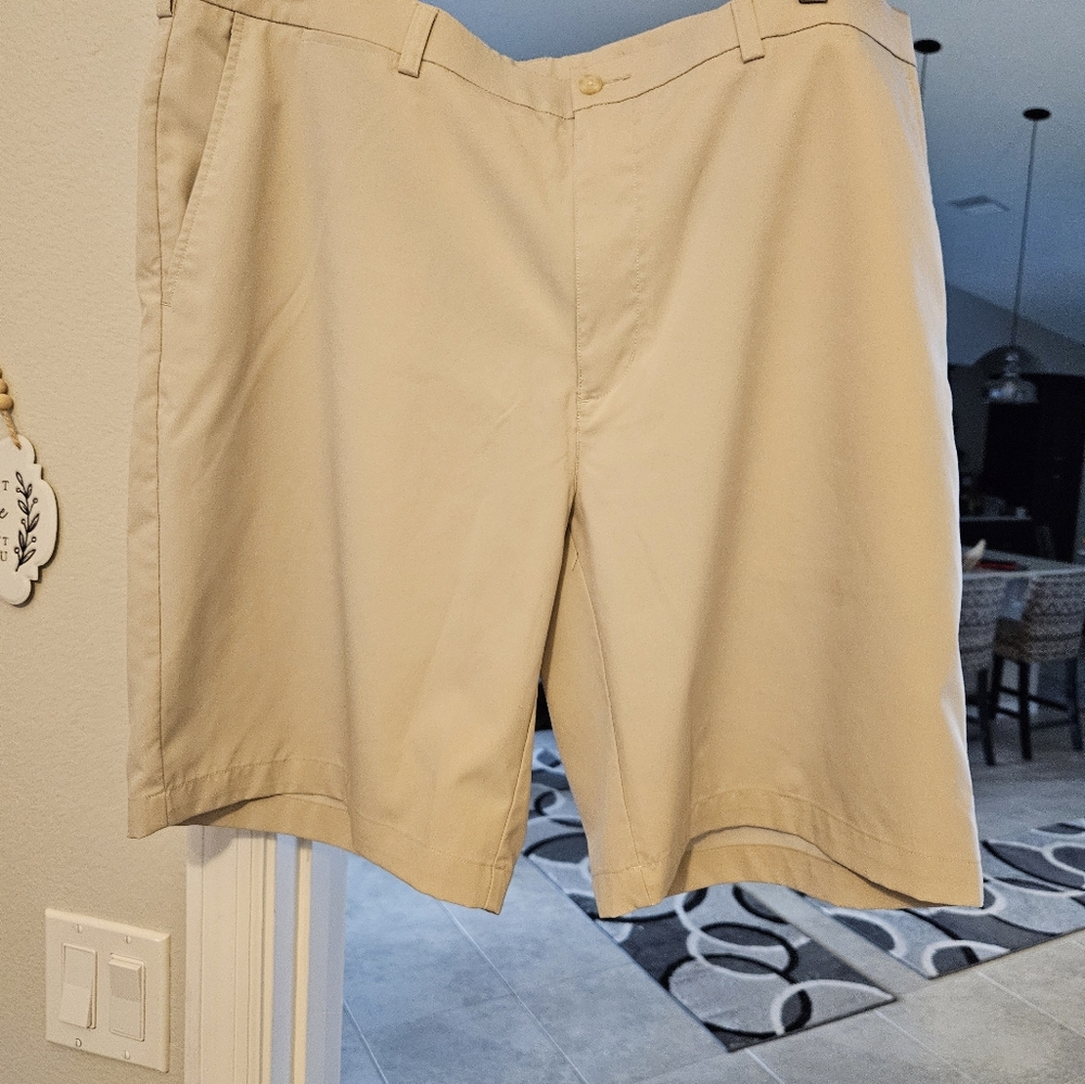 Men's PGA Tour Shorts, Size 40